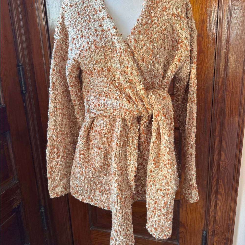 J.O.A. Textured Knit Sweater in Cream and Burnt Orange - Picture 3 of 5